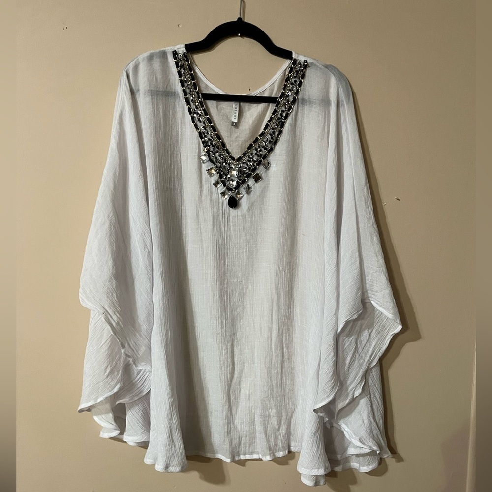 Amiani Elegant White Beaded Bat Wing Sleeve Women's Top Size Small